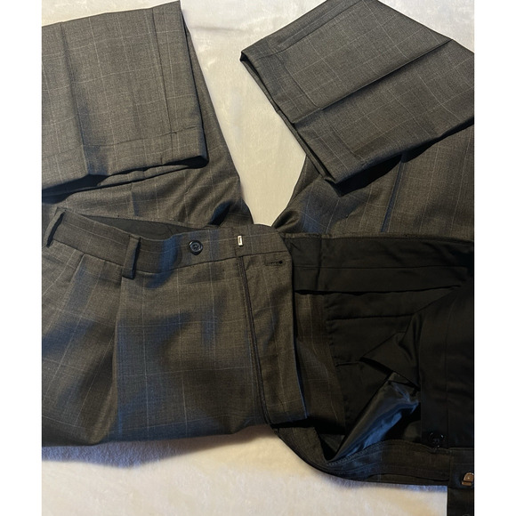 Jos A Bank Mens 44R 36x29 Gray Windowpane Plaid 2 Piece Suit Set - Picture 12 of 16